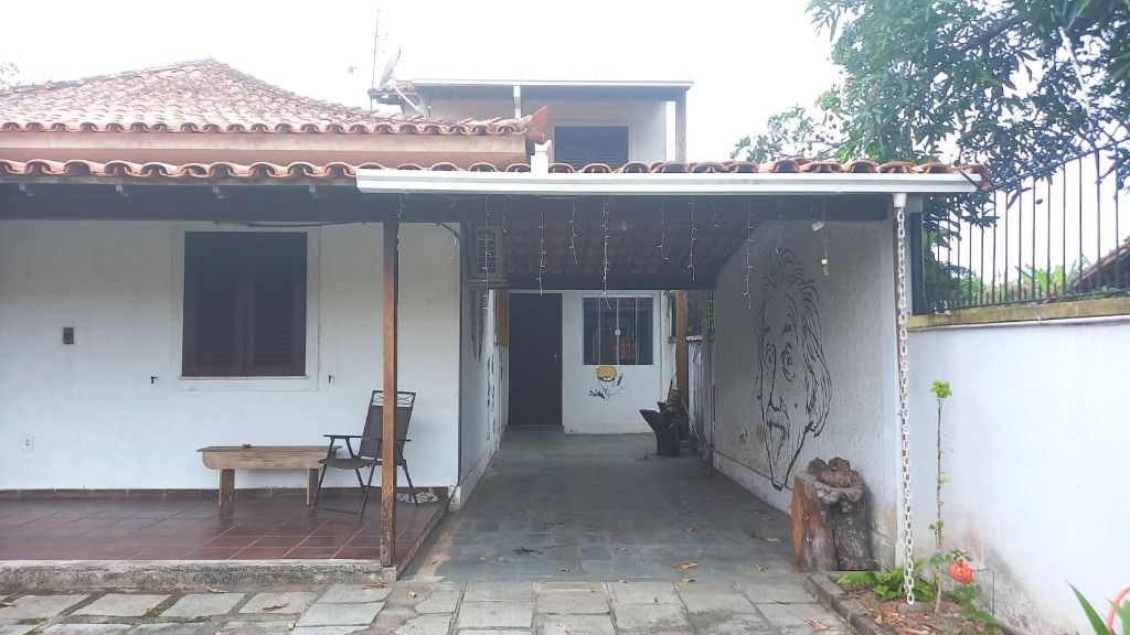 Casas à venda Extensão Serramar