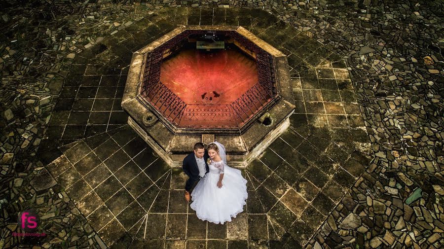 Fotógrafo de casamento Peter Suľovský (fotosulovsky). Foto de 7 de abril 2019