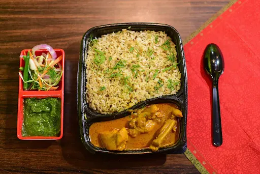 Jeera Rice With Chicken Curry,salad And Chutney