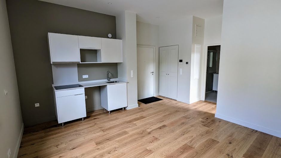 Location  appartement 2 pièces 42 m² à Riom (63200), 575 €