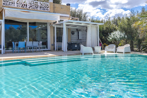 Maison avec piscine et jardin 5