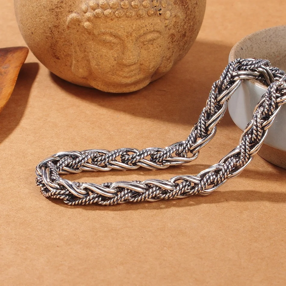 S925 Sterling zilveren handgemaakte hennep touw ketting voor heren. Een stoere en stijlvolle ketting, perfect voor de moderne man die houdt van kwaliteit.