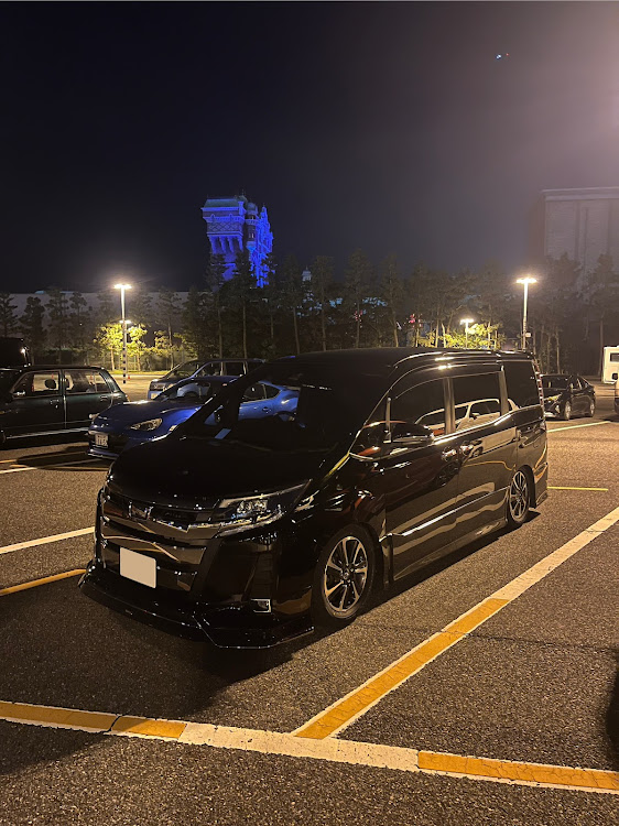 ノアのJ-LINE・いいね！をしてくれた人に感謝✨・海と愛車・純正スタイルに関するカスタム事例の投稿画像1枚目