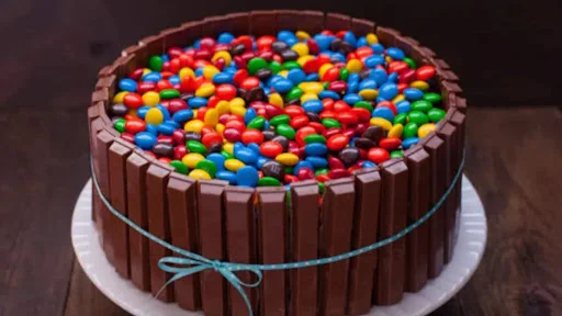 KitKat Special Cake