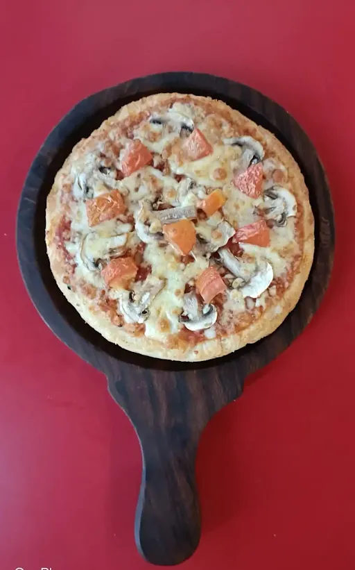 Tomato & Mushrooms Pizza