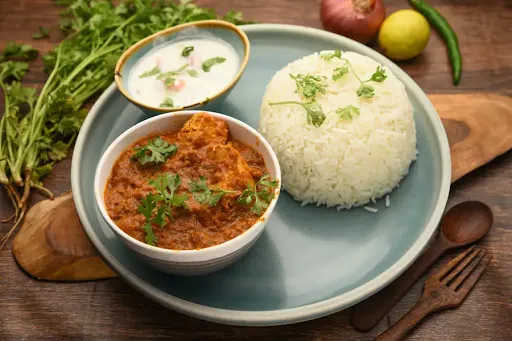 Chicken Masala With Rice And Raita