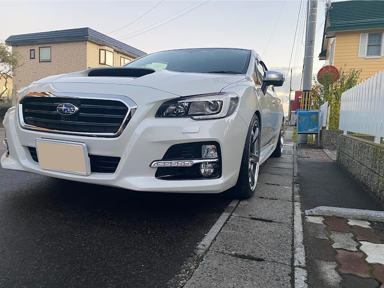 レヴォーグの車種名エンブレムは有り派・洗車・スパシャンに関するカスタム事例の投稿画像1枚目
