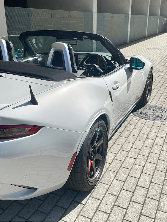 ロードスターの他車流用・ロードスター ・フェンダーエクステンション・レクサス純正　 RC-F クォーターアウトサイドモール・DIYに関するカスタム事例の投稿画像4枚目