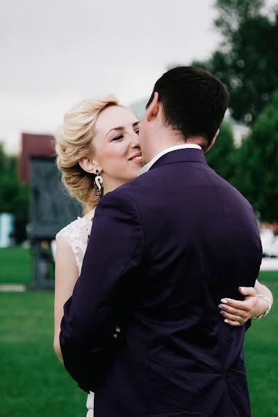 Jurufoto perkahwinan Aleksandra Epifanova (sallyphoto). Foto pada 16 Ogos 2017