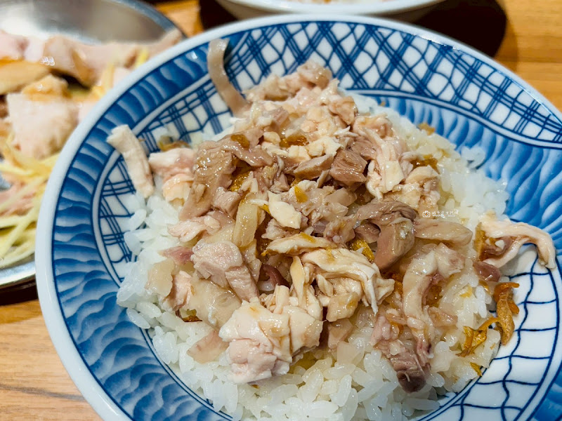 嘉義美食-嘉義火雞肉飯名店推薦，香醇醬汁拌飯超好吃｜劉里長火雞肉飯