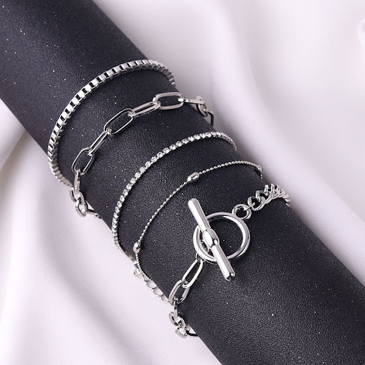 Title 4, Meerlagige armband