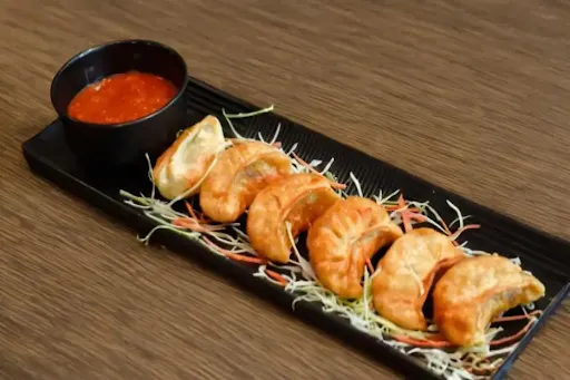 Fried Veg Paneer Momos [8 Pieces] Combo