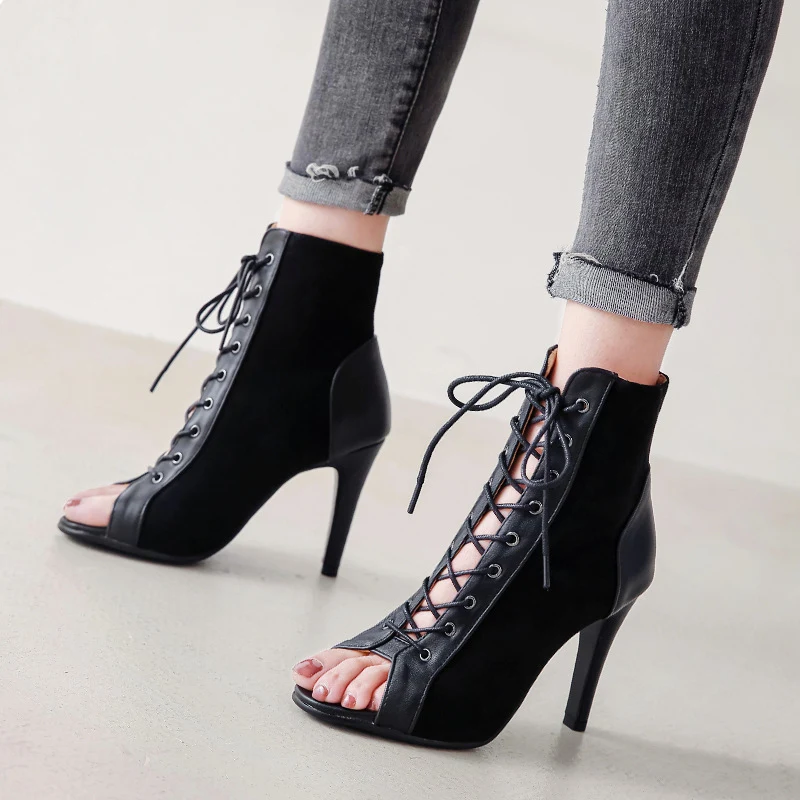 Title 6, Bottines courtes à lacets avec talon fin et cre...