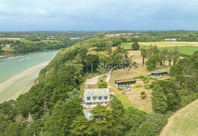 Seaside property with pool 3