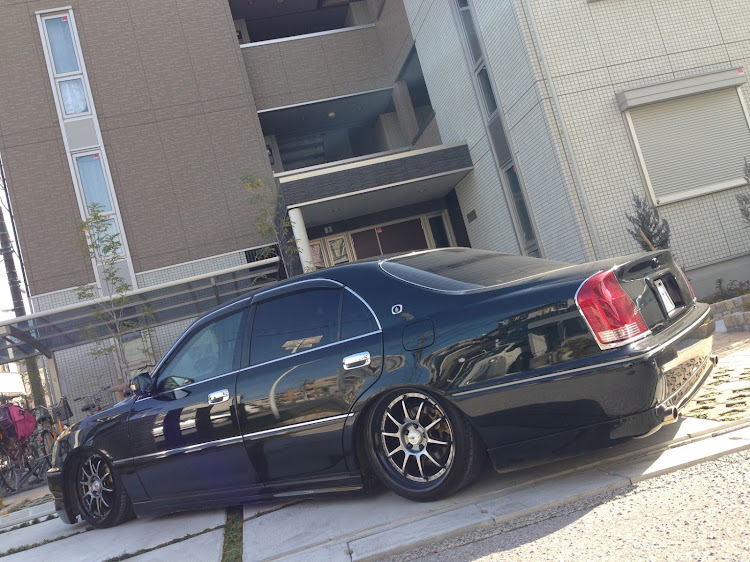 クラウンマジェスタの愛車遍歴・自分で稼いで買った初めての車・クラウンマジェスタ・uzs171に関するカスタム事例の投稿画像9枚目