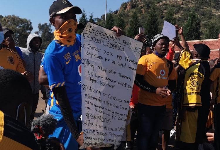 Supporters of Kaizer Chiefs marched to the club’s headquarters in Naturena on Friday, May 14, to hand a memorandum to management expressing their dissatisfaction. File photo