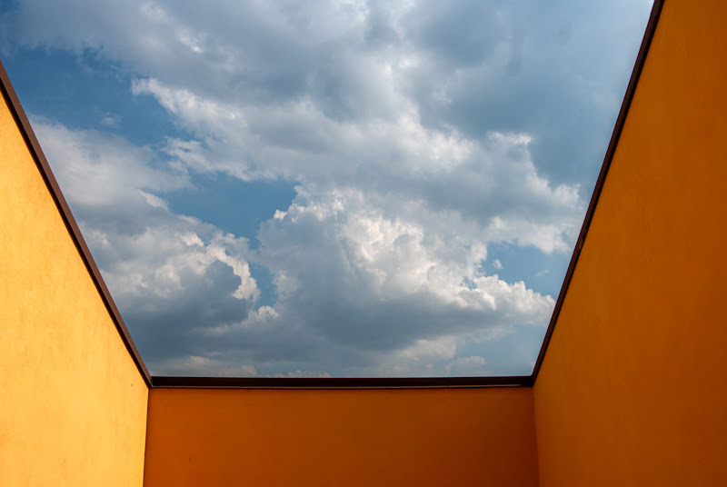 tra muri e cielo di Black