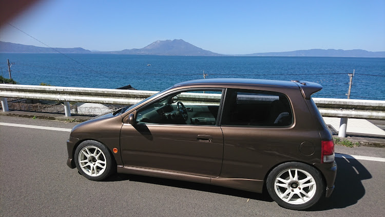 トゥデイの桜島をバックに・錦江湾に関するカスタム事例の投稿画像1枚目