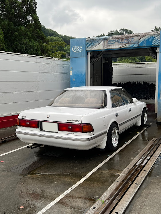 マークIIのSSR MK-1・マフラー交換・引っ張りタイヤ・シャコタン・車高調交換に関するカスタム事例の投稿画像4枚目