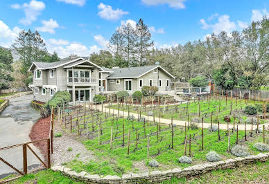 House with pool and garden 1