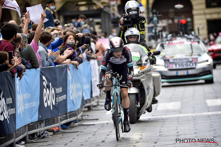 Eerlijke analyse van Simon Yates: "Egan Bernal steekt er met kop en schouders bovenuit"