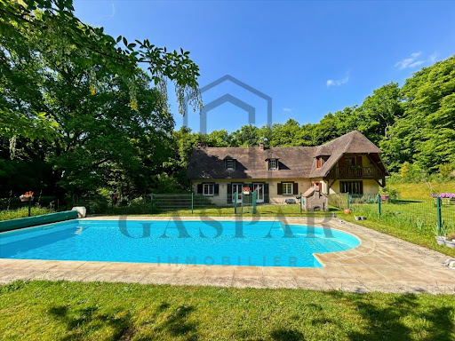 Propriété avec piscine et jardin 1