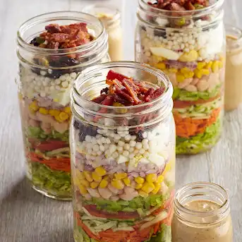 Mediterranean Chickpea Mason Jar Salads - Detoxinista