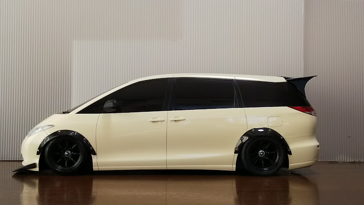 ファンツードライブさんが投稿したロケットバニー擬き・エスティマに関するカスタム事例の投稿画像8枚目