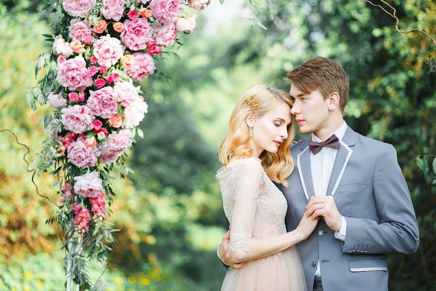 Fotógrafo de bodas Aleksandra Veselova (veslove). Foto del 5 de junio 2017