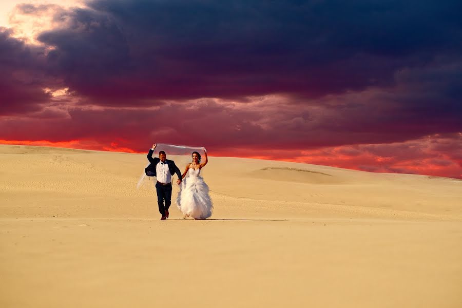 Wedding photographer Sławomir Chaciński (fotoinlove). Photo of 21 December 2018