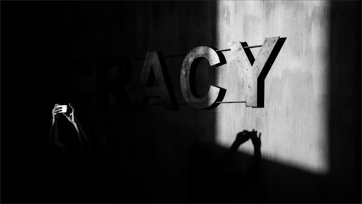 Ray of light on Democracy di alberto raffaeli