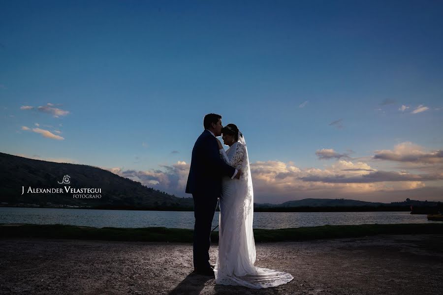 Fotógrafo de casamento Alexander Velastegui (alexandervelfoto). Foto de 19 de abril 2020