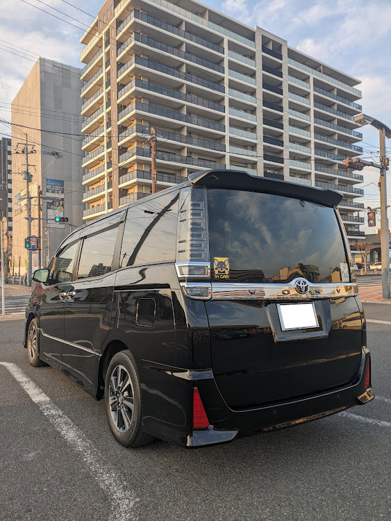 ヴォクシーのチワワのいる生活・洗車に関するカスタム事例の投稿画像2枚目