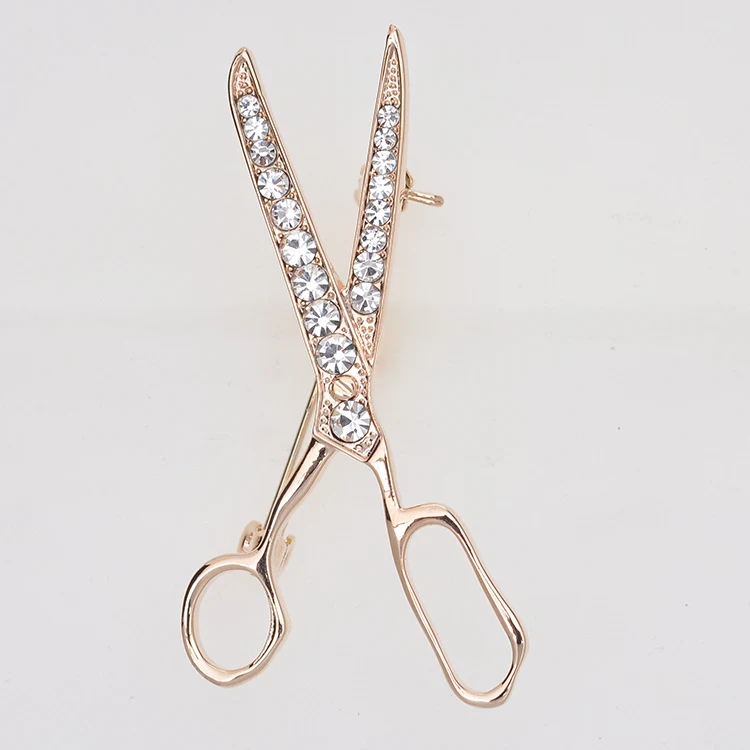 Mini tesoura broche de roupa masculino, um acessório estiloso e prático para adicionar um toque único e charmoso ao seu visual.