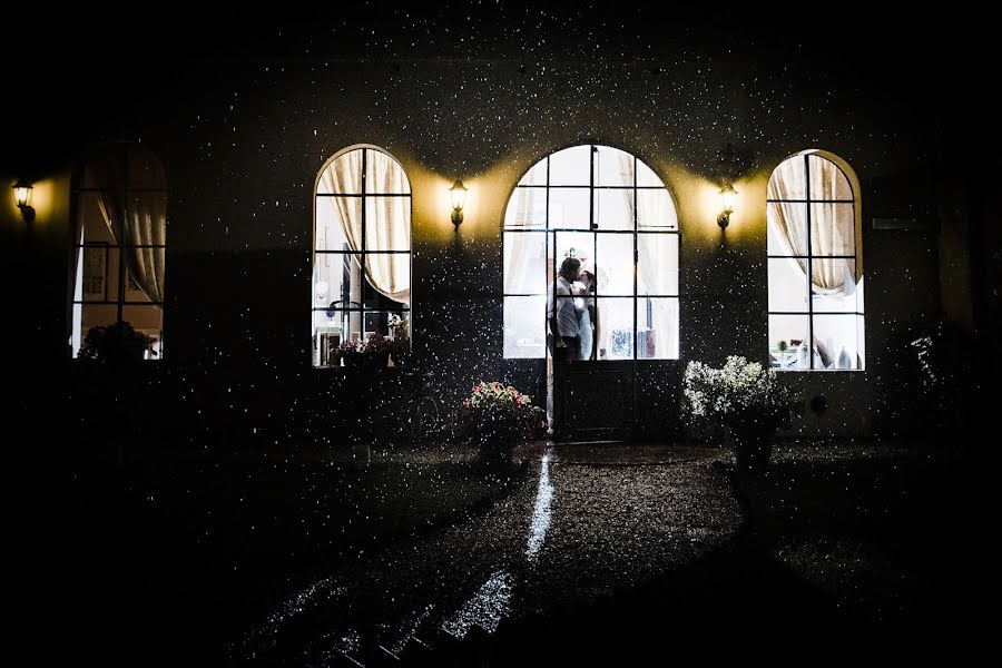 婚禮攝影師Simone Infantino（fototino）。2016 1月20日的照片