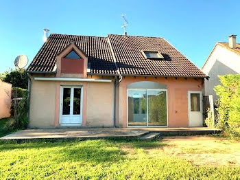 maison à Saint-Germain-du-Puy (18)