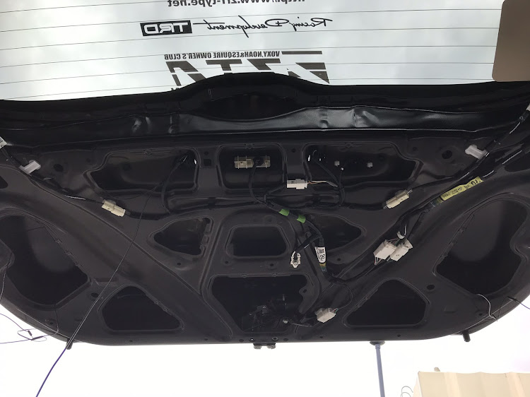 ヴォクシーのライセンスランプユニット交換・着弾パーツ・久御山ナイトＭＴに関するカスタム事例の投稿画像4枚目