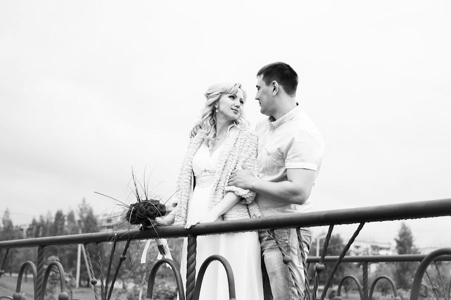 Fotógrafo de casamento Evgeniya Lebedenko (fotonk). Foto de 7 de junho 2014