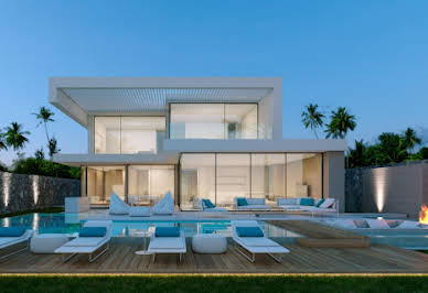 Villa with pool and terrace 4