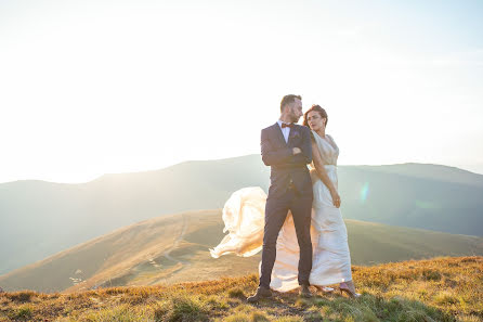 Wedding photographer Dmitriy Shirokopoyas (15081990). Photo of 9 January 2019