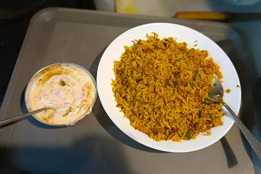 Veg Pulao [750 Ml] With Raita