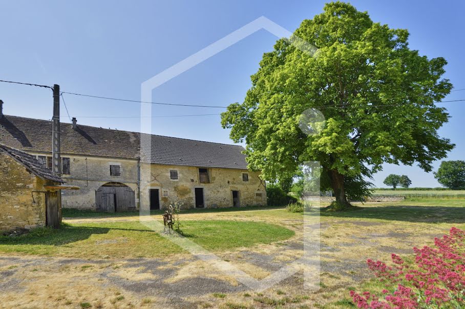 Vente ferme 4 pièces 140 m² à Sainpuits (89520), 182 000 €