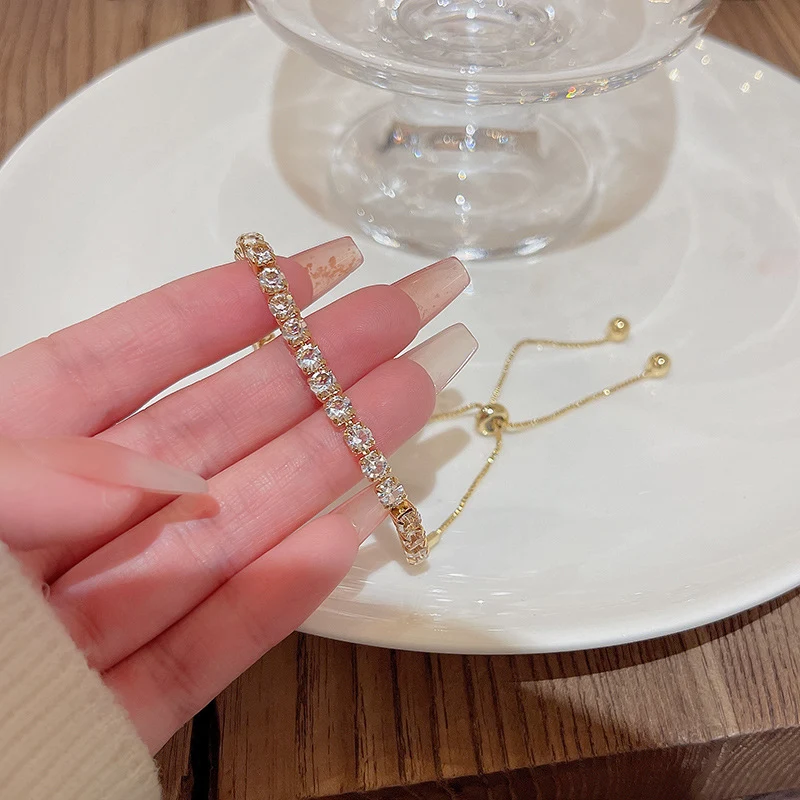 Niche Refined Zirkoon Damesarmband Met Uittrekfunctie Elegant Design Eenvoudig te Dragen en Af te Doen Stijlvolle Accessoire Geschikt voor Elke Gelegenheid