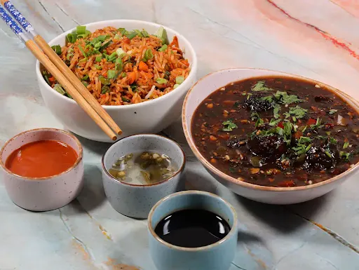 Veg Manchurian Gravy (300 Ml) With Veg Sichuan Fried Rice (450 ML)