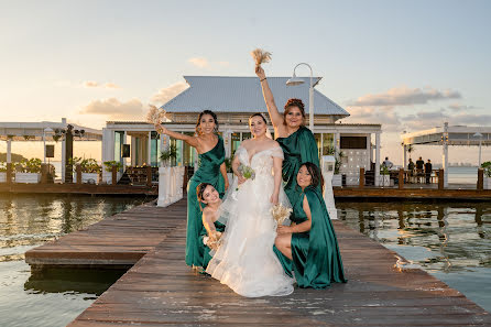 Fotógrafo de casamento Roberto Andrade Y Ximena Zilli (robymenaphoto). Foto de 11 de abril 2023