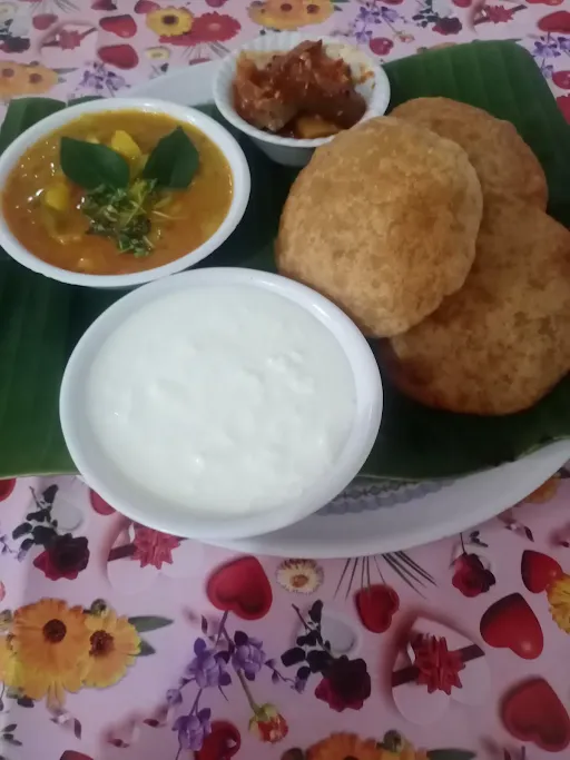 4 Aloo Poori+Sabji [Aloo+Tomato]+Dahi [Curd]+Achar