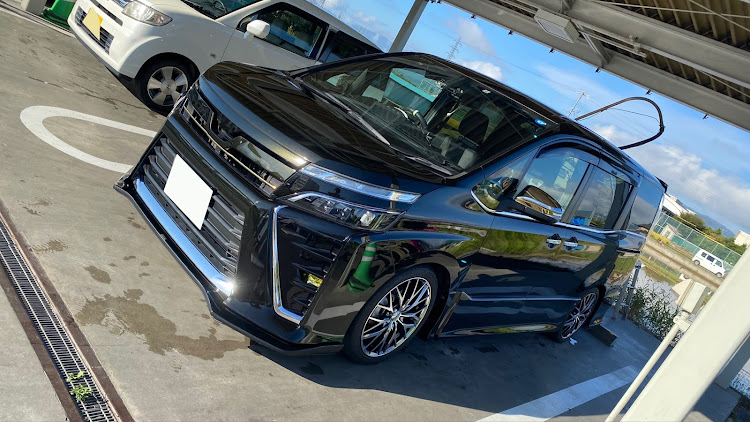 ヴォクシーの純正流用・洗車、コーティングに関するカスタム事例の投稿画像5枚目