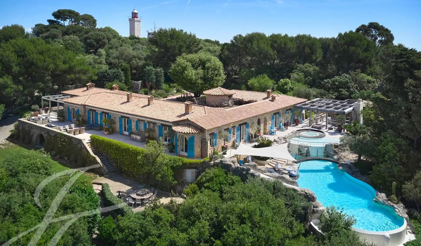 Propriété avec piscine Antibes