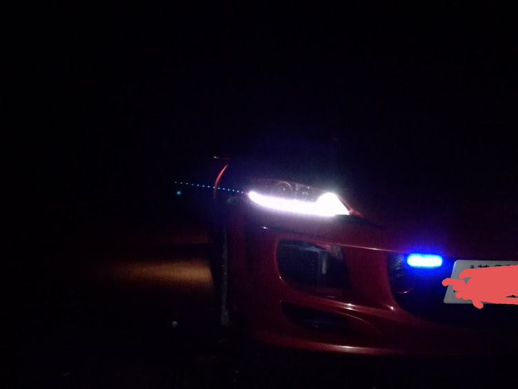RX-8の夜・rx-8・マツダ・LEDに関するカスタム事例の投稿画像3枚目