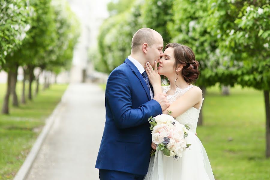 Fotografo di matrimoni Anna Stenina (annastenina86). Foto del 8 ottobre 2017